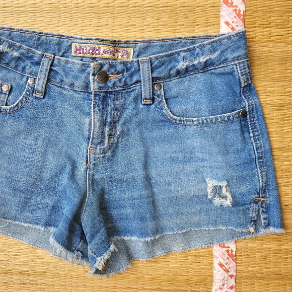 Mudd Denim Juniors shorts - Picture 1 of 5